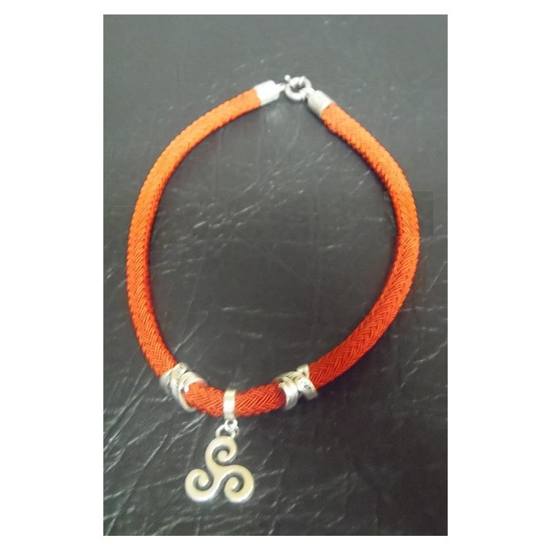 COLAR VERMELHO COM TRISKEL 